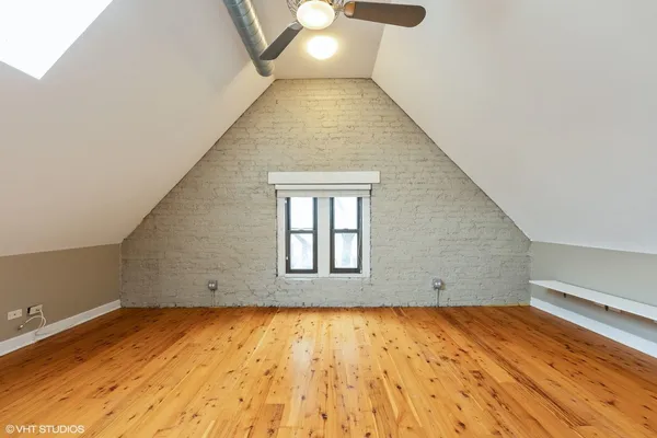 $2,495 | 2308 North Southport Avenue, Unit 3, Chicago, IL 60614