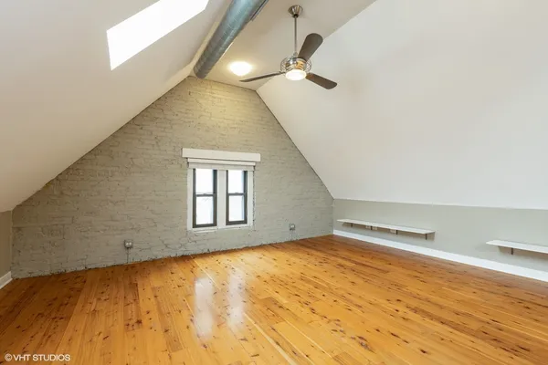 $2,495 | 2308 North Southport Avenue, Unit 3, Chicago, IL 60614
