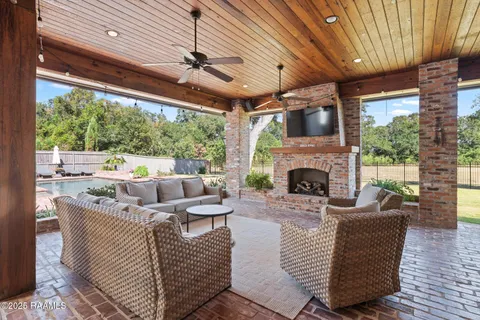 $1,179,000 | 119 Bonner Drive, Lafayette, LA 70508