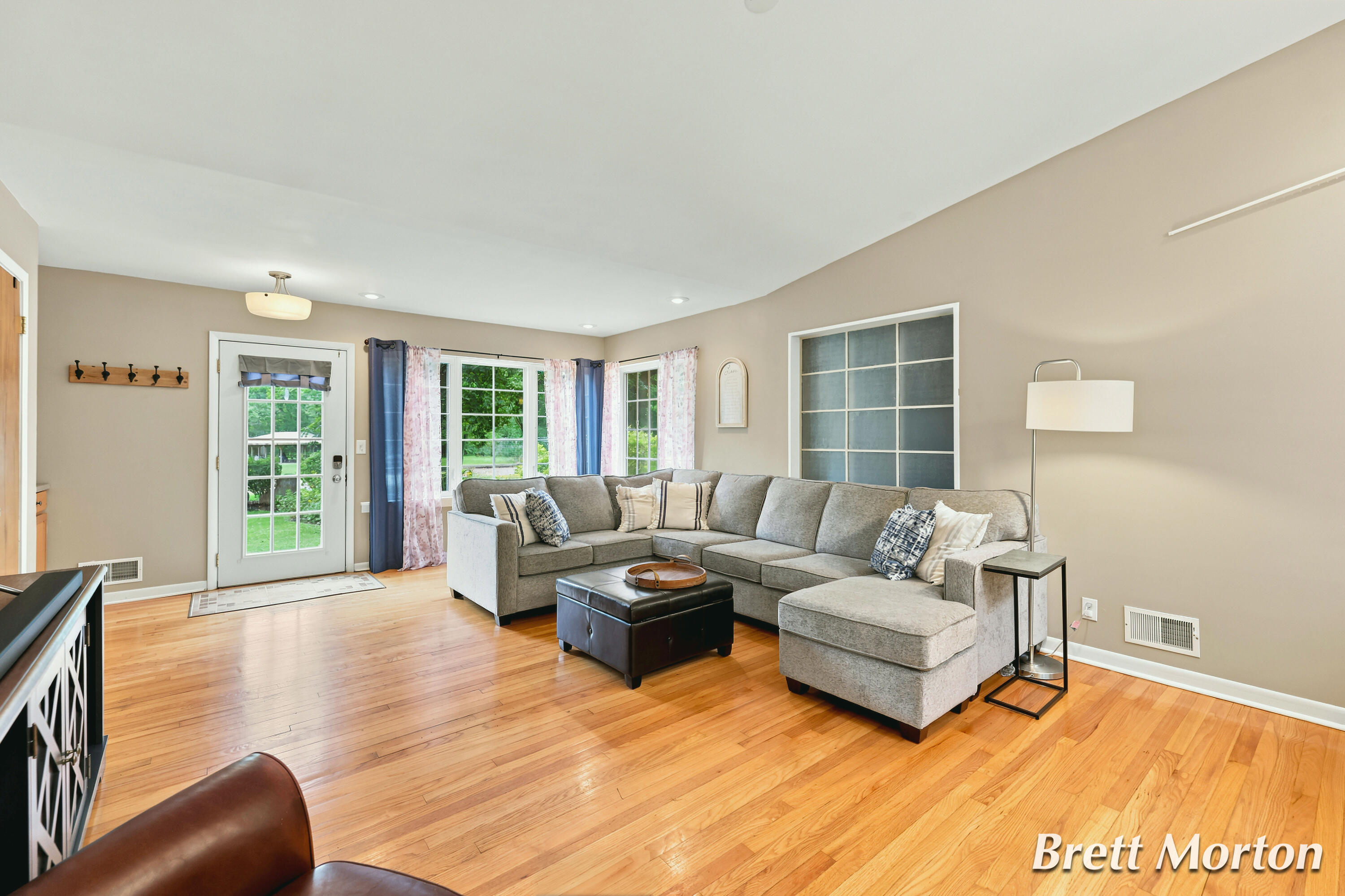 2304 Tecumseh River Road Lansing, MI 48906 - Photo 5 of 26 2304 tecumseh river rd_015