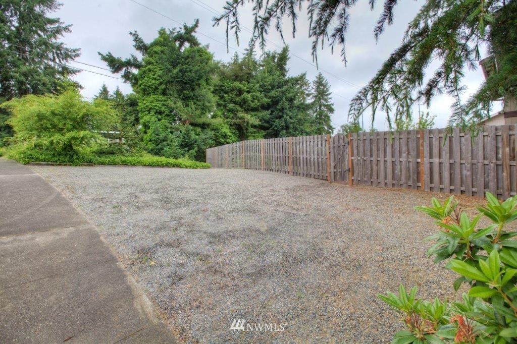 12828 Southeast 161st Street Renton, WA 98058 - Photo 16 of 19 Gallery Image 16