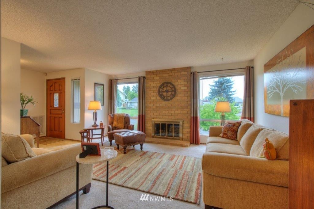 12828 Southeast 161st Street Renton, WA 98058 - Photo 3 of 19 Gallery Image 3