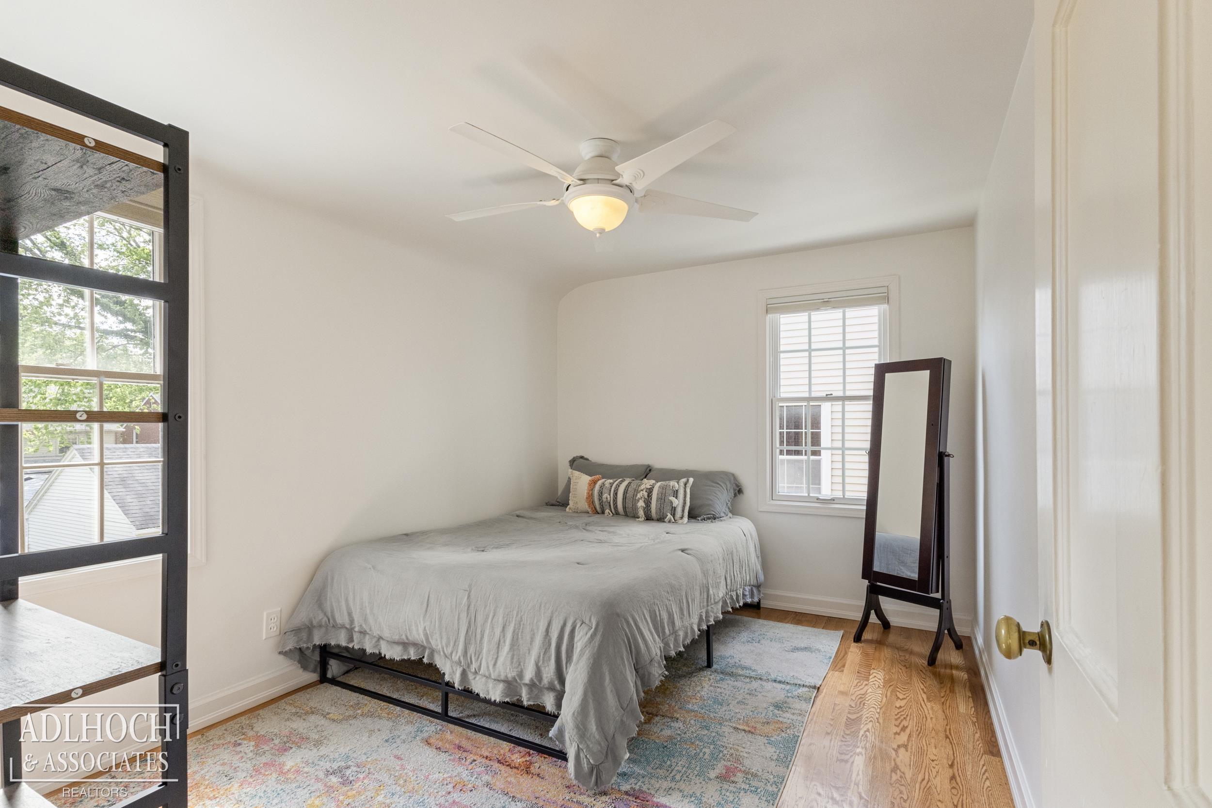 211 McMillan Road Grosse Pointe, MI 48236 - Photo 17 of 34 50145432-9f01dcbd-6566-42f2-b223-aec5033c0a12.JPG