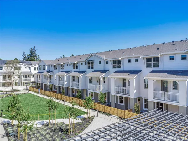 $4,700 | 230 Oak Circle, Walnut Creek, CA 94597