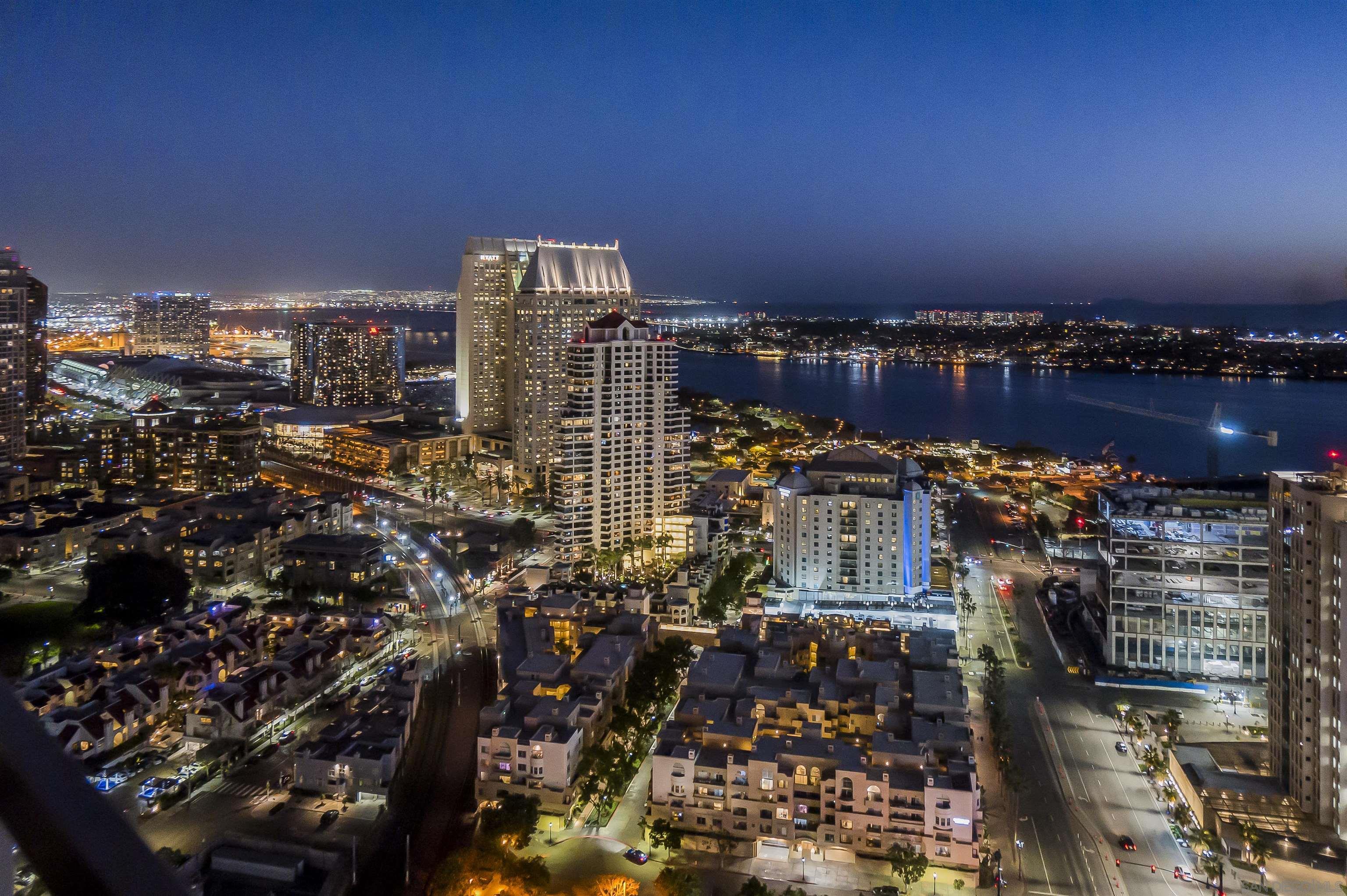 888 E Street, Unit 3602 San Diego, CA 92101 - Photo 27 of 51 a city view