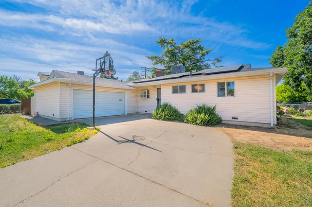 $320,000 | 1530 Carmel Way, Red Bluff, CA 96080