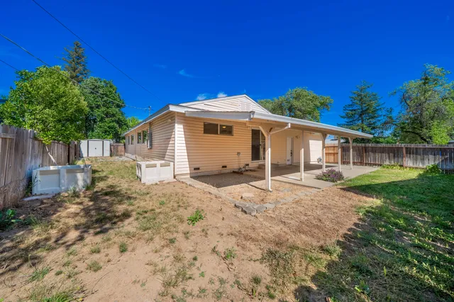 $320,000 | 1530 Carmel Way, Red Bluff, CA 96080