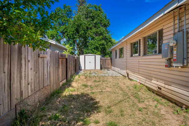 $320,000 | 1530 Carmel Way, Red Bluff, CA 96080