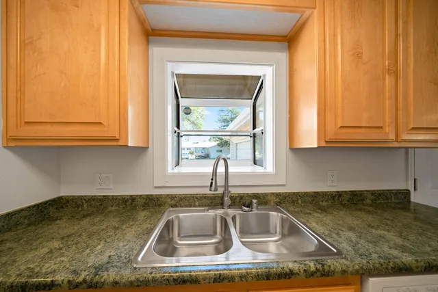 $320,000 | 1530 Carmel Way, Red Bluff, CA 96080