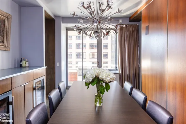 a view of entryway with livingroom