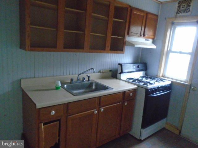 456 Stemmers Run Road Baltimore, MD 21221 - Photo 5 of 27 Kitchen