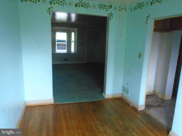 456 Stemmers Run Road Baltimore, MD 21221 - Photo 9 of 27 Dining Room