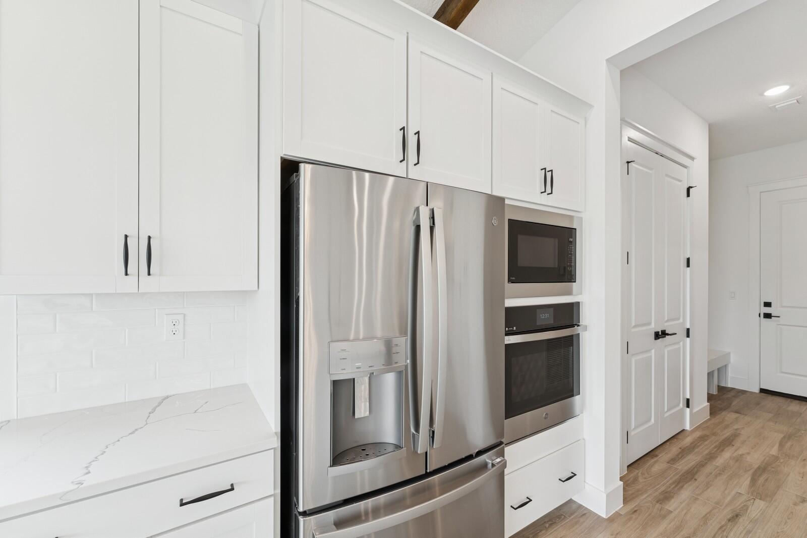 6750 Southeast Pine Drive, Unit 19 Stuart, FL 34997 - Photo 16 of 55 Kitchen