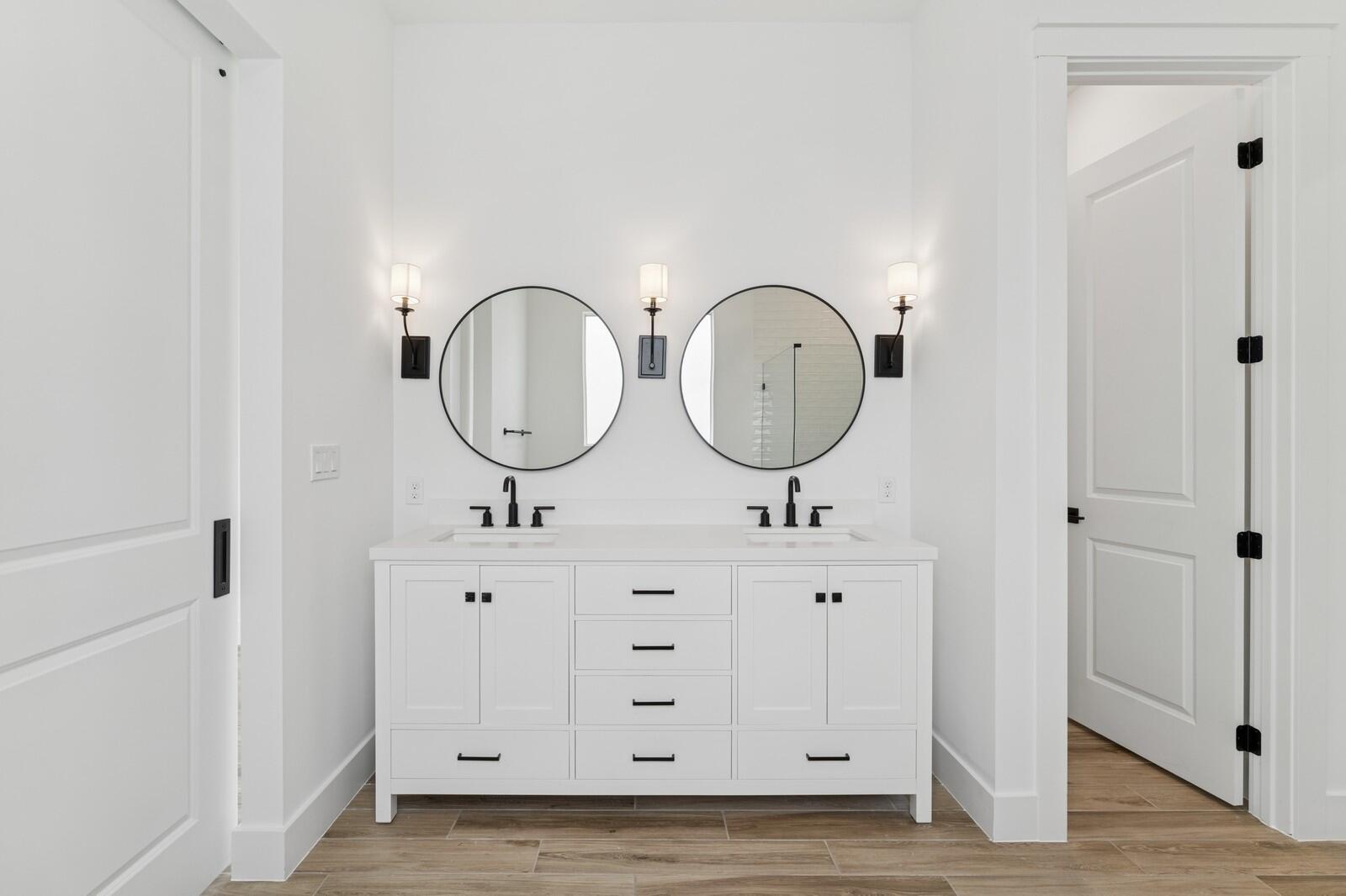 6750 Southeast Pine Drive, Unit 19 Stuart, FL 34997 - Photo 30 of 55 Primary Bath