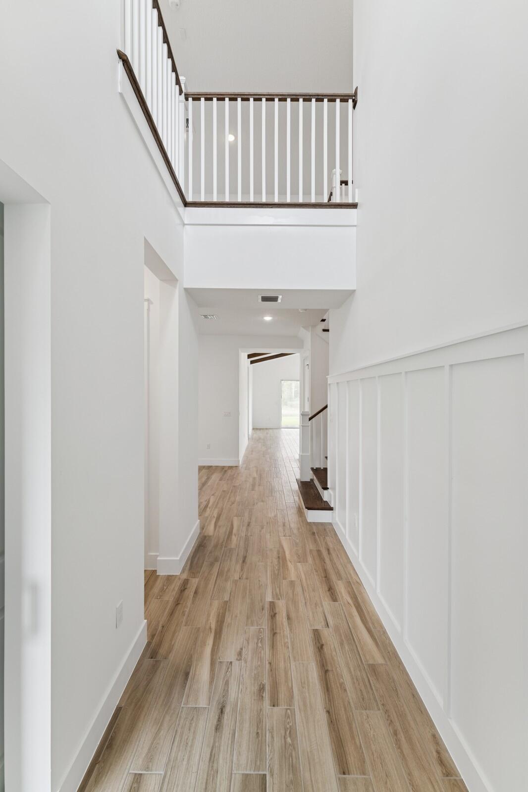 6750 Southeast Pine Drive, Unit 19 Stuart, FL 34997 - Photo 4 of 55 Foyer