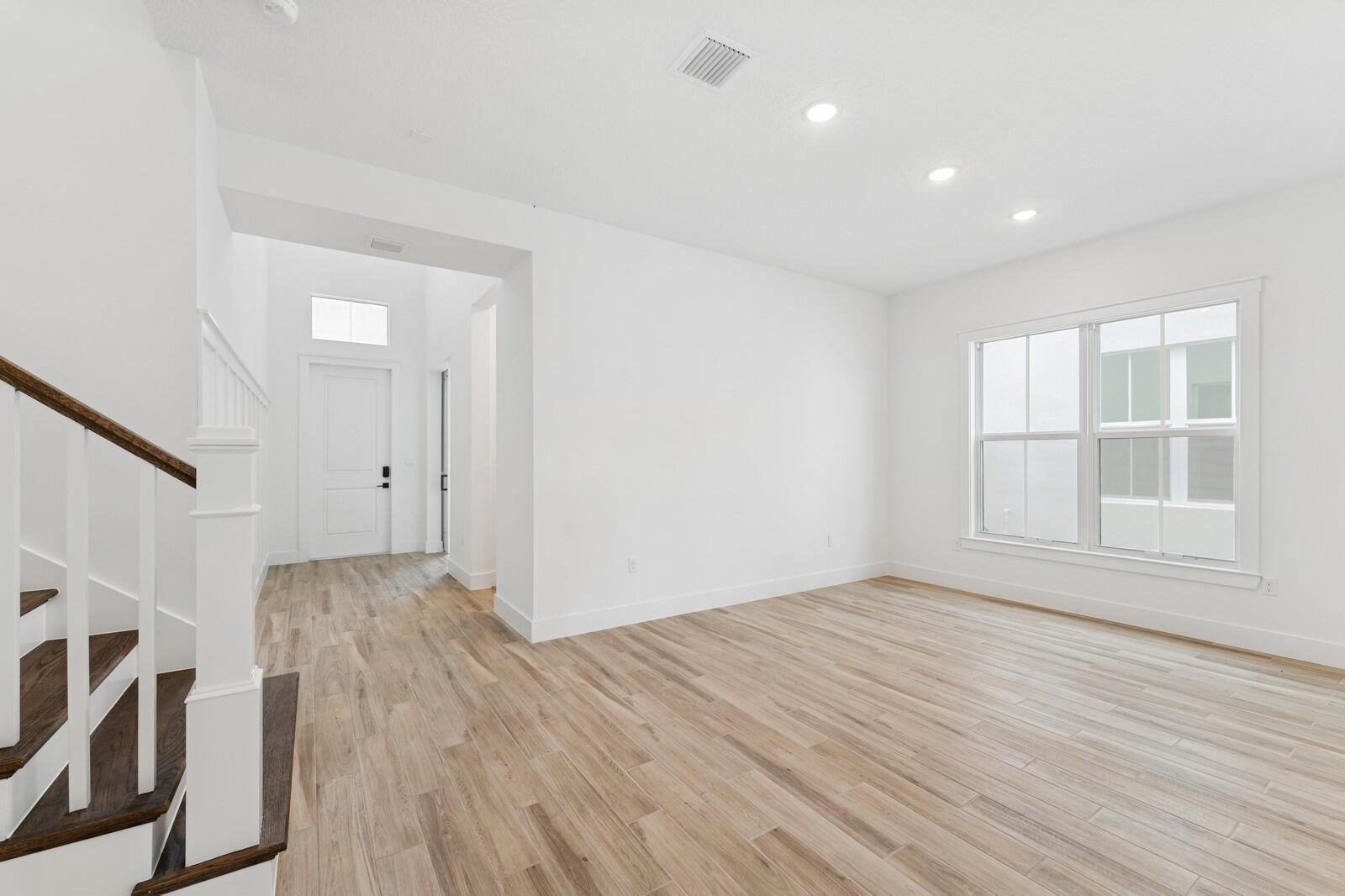 6750 Southeast Pine Drive, Unit 19 Stuart, FL 34997 - Photo 10 of 55 Dining Room & Foyer