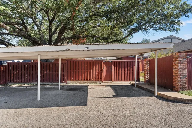 $185,000 | 5210 Lake Shore Drive, Waco, TX 76710