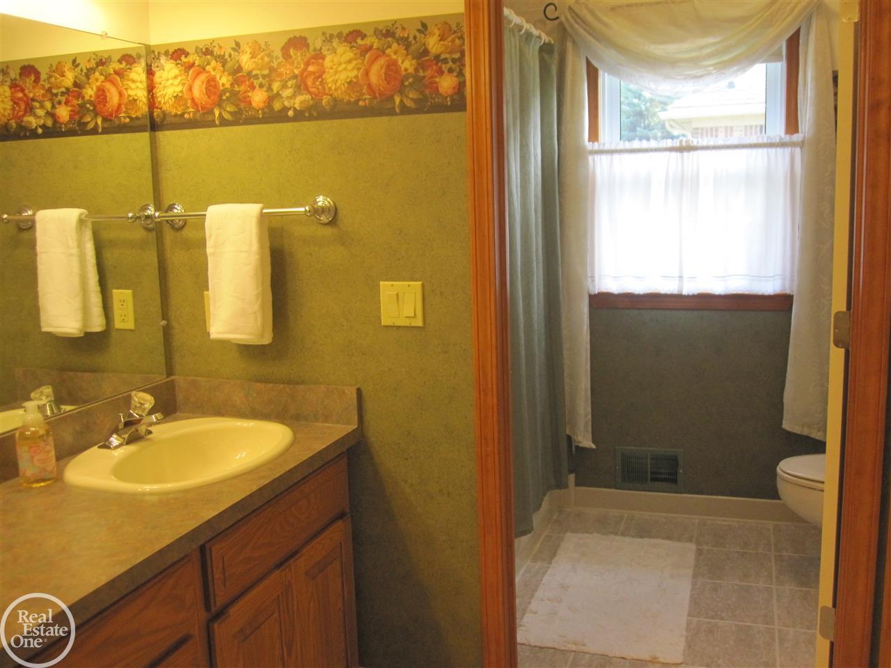 51172 Baker Road Chesterfield, MI 48047 - Photo 33 of 53