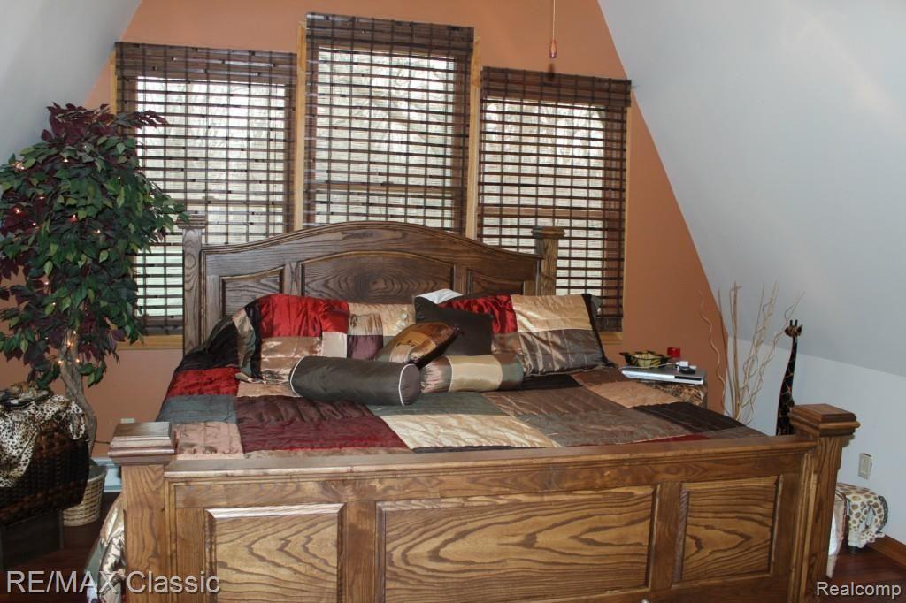 26760 Johns Road Wixom, MI 48393 - Photo 25 of 32 MASTER BEDROOM