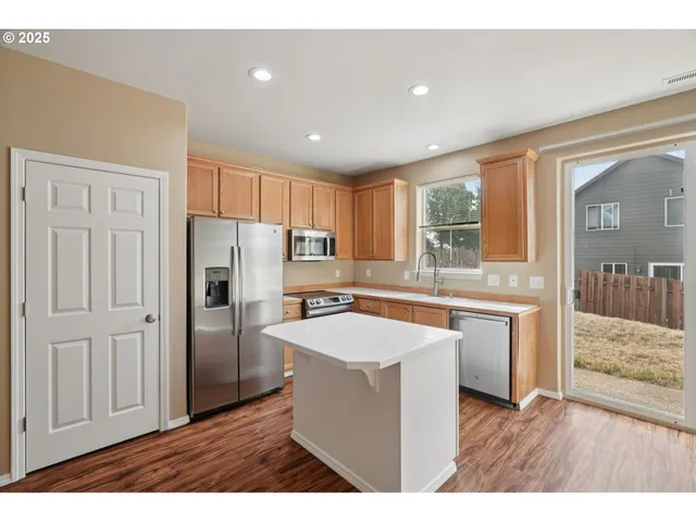 $339,900 | 5960 Southeast 15th Loop, Gresham, OR 97080