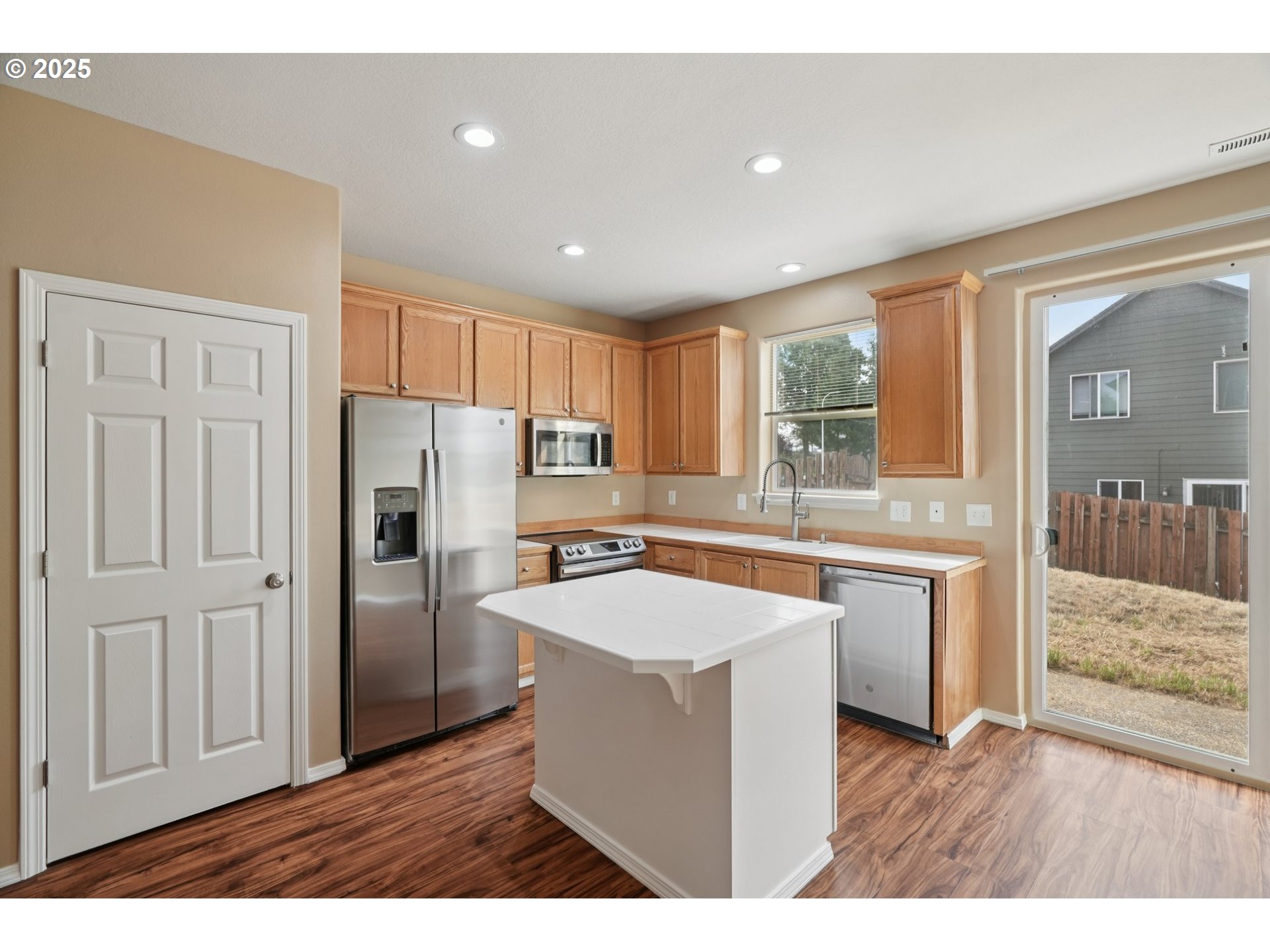 5960 Southeast 15th Loop Gresham, OR 97080 - Photo 18 of 45