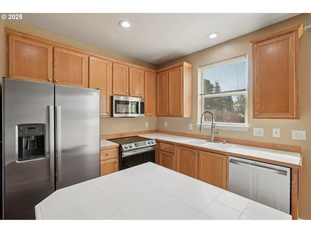 $339,900 | 5960 Southeast 15th Loop, Gresham, OR 97080