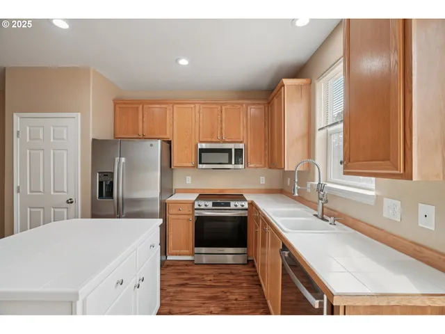 $339,900 | 5960 Southeast 15th Loop, Gresham, OR 97080