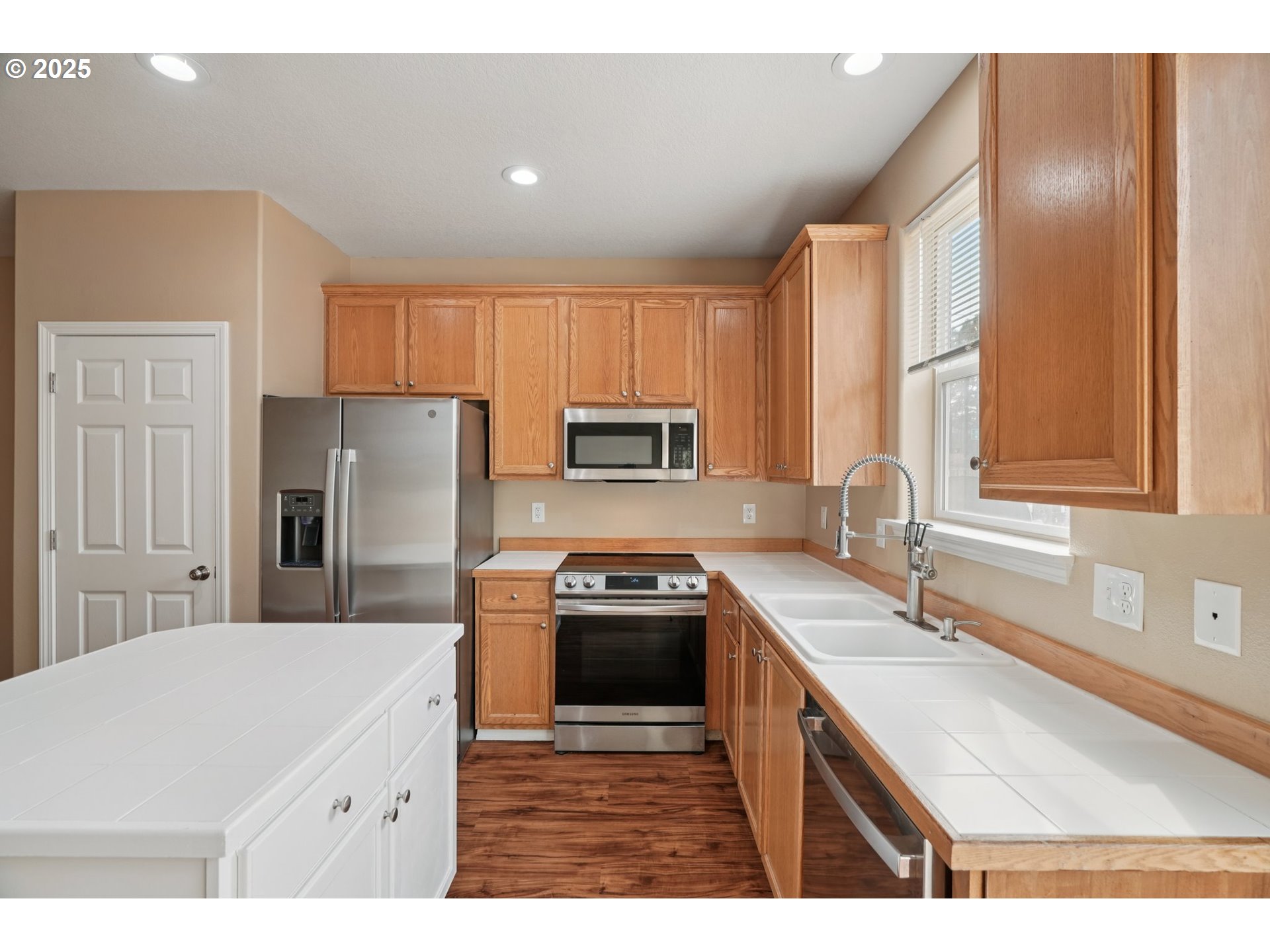 5960 Southeast 15th Loop Gresham, OR 97080 - Photo 22 of 45