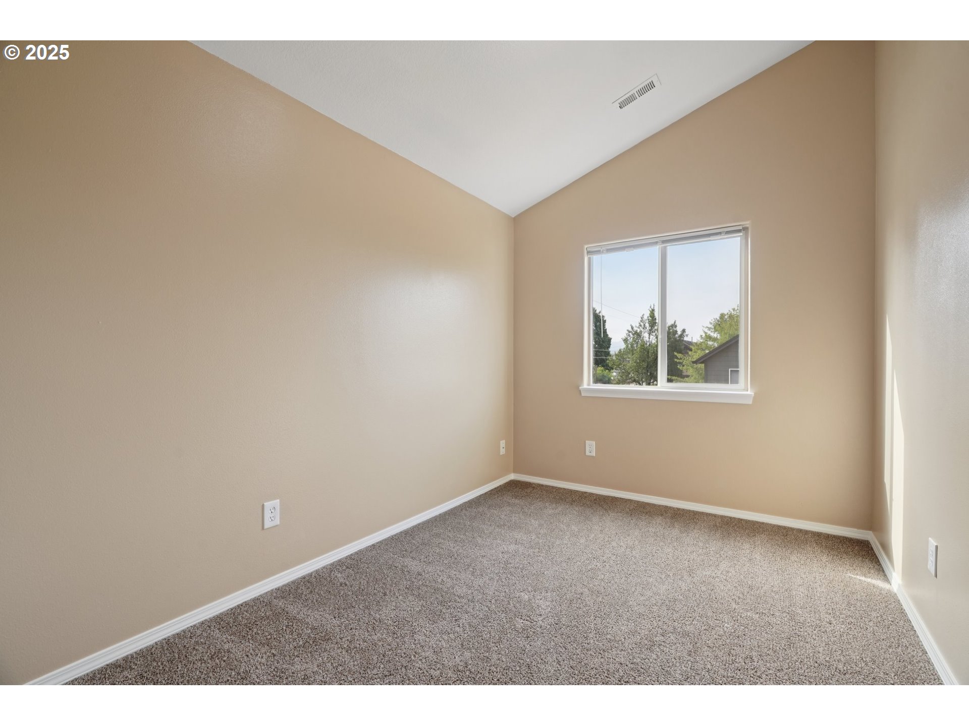 5960 Southeast 15th Loop Gresham, OR 97080 - Photo 25 of 45