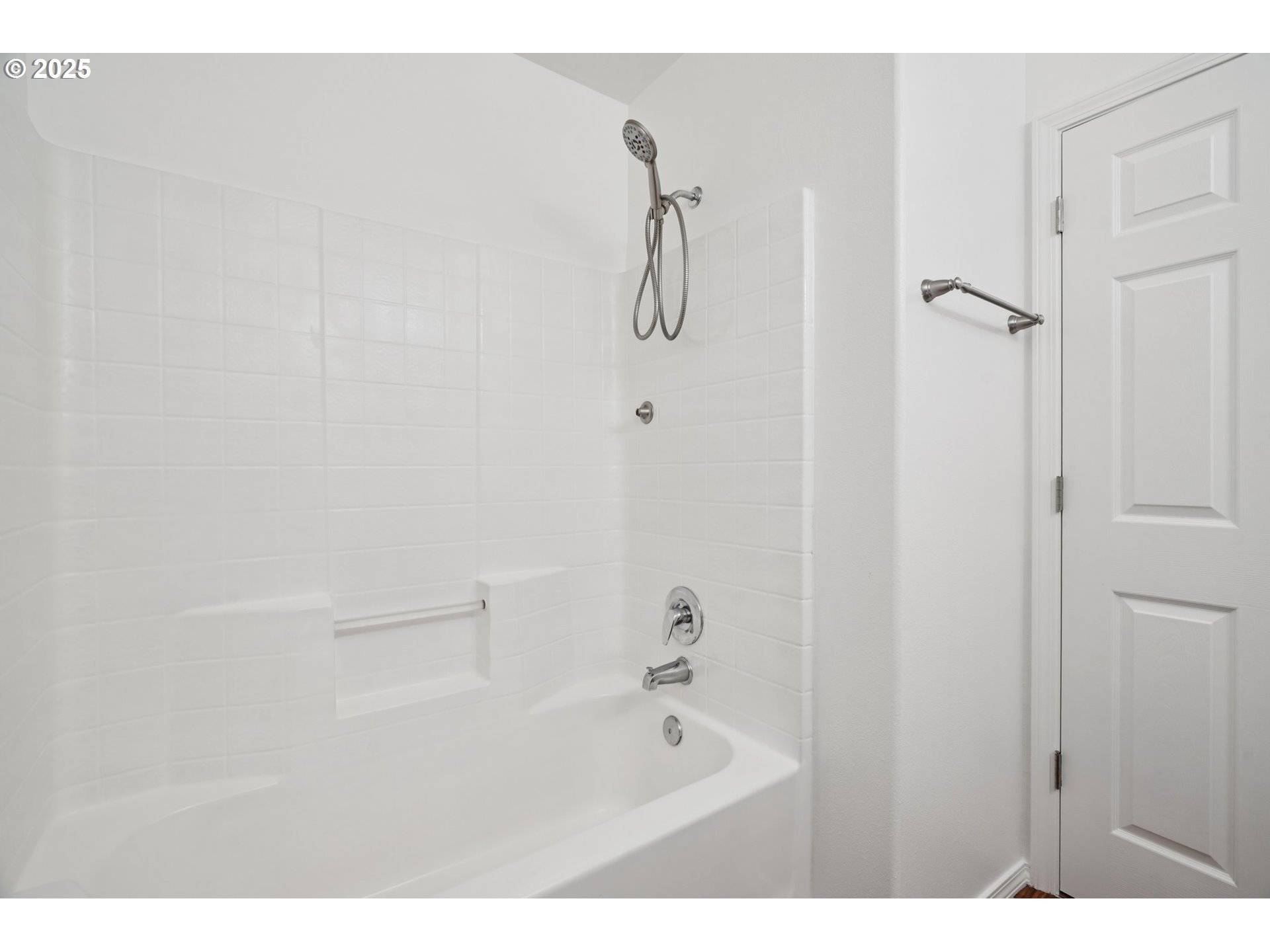 5960 Southeast 15th Loop Gresham, OR 97080 - Photo 39 of 45