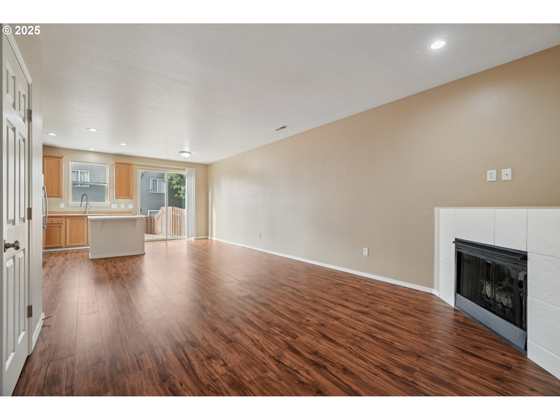 5960 Southeast 15th Loop Gresham, OR 97080 - Photo 8 of 45