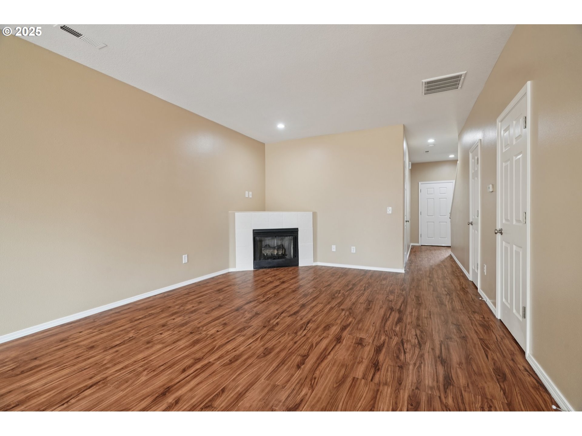 5960 Southeast 15th Loop Gresham, OR 97080 - Photo 10 of 45