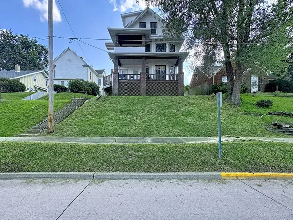 $190,000 | 1214 2nd Avenue, Silvis, IL 61282