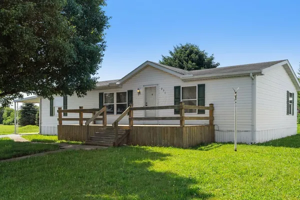 $90,000 | 231 Spruce Ridge Drive, Ashville, OH 43103