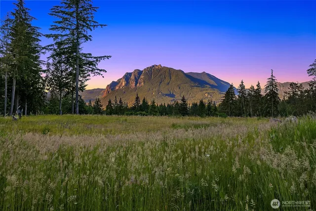 $1,900,000 | 13945 409th Avenue Southeast, North Bend, WA 98045