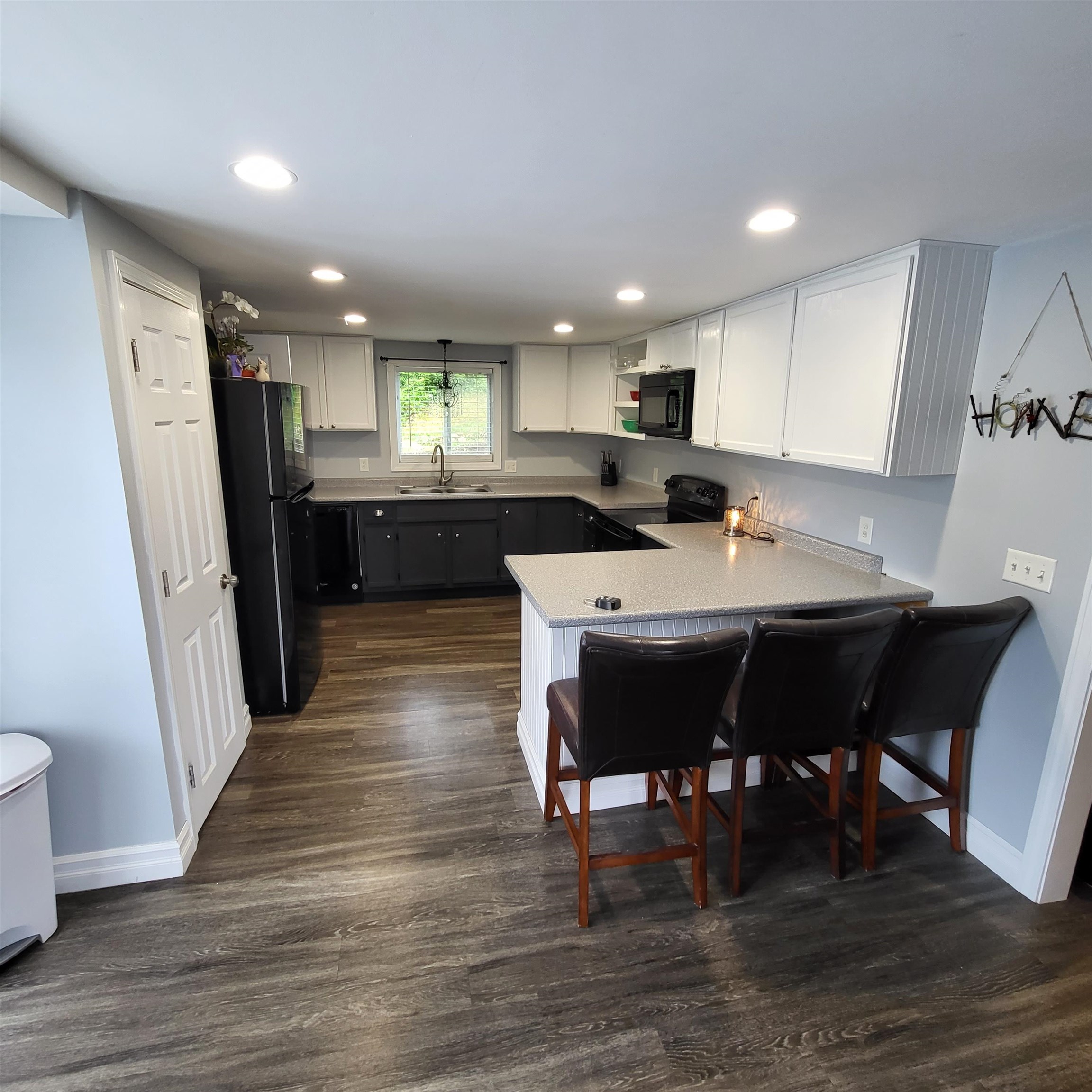 132 Chases Grove Road Derry, NH 03038 - Photo 6 of 40