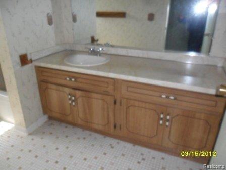 29217 Hayes Road, Unit H3 Warren, MI 48088 - Photo 14 of 17 014.JPG