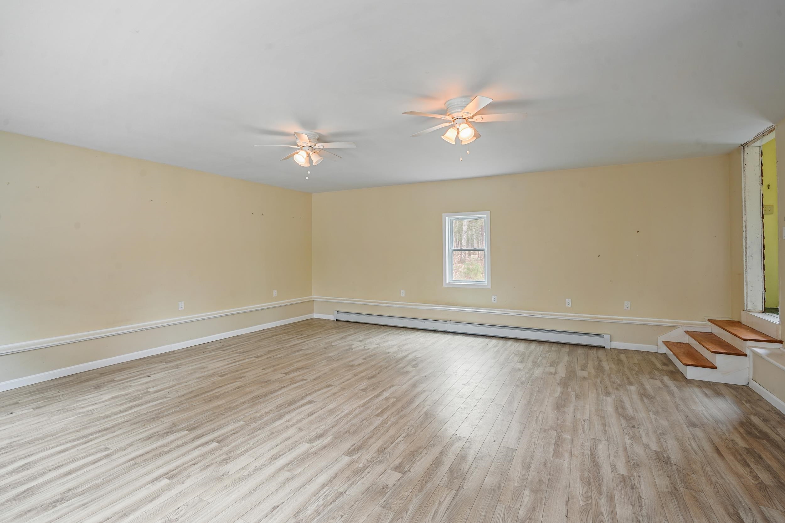 43 Snow Road Goffstown, NH 03045 - Photo 10 of 42 Gallery Image 10