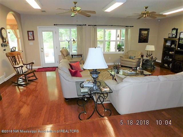 9530 Quail Road Olive Branch, MS 38654 - Photo 3 of 29 Great Room 1