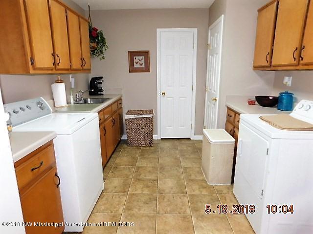 9530 Quail Road Olive Branch, MS 38654 - Photo 8 of 29 Laundry Room