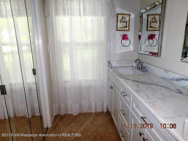 9530 Quail Road Olive Branch, MS 38654 - Photo 10 of 29 Her Master Bath Vanity