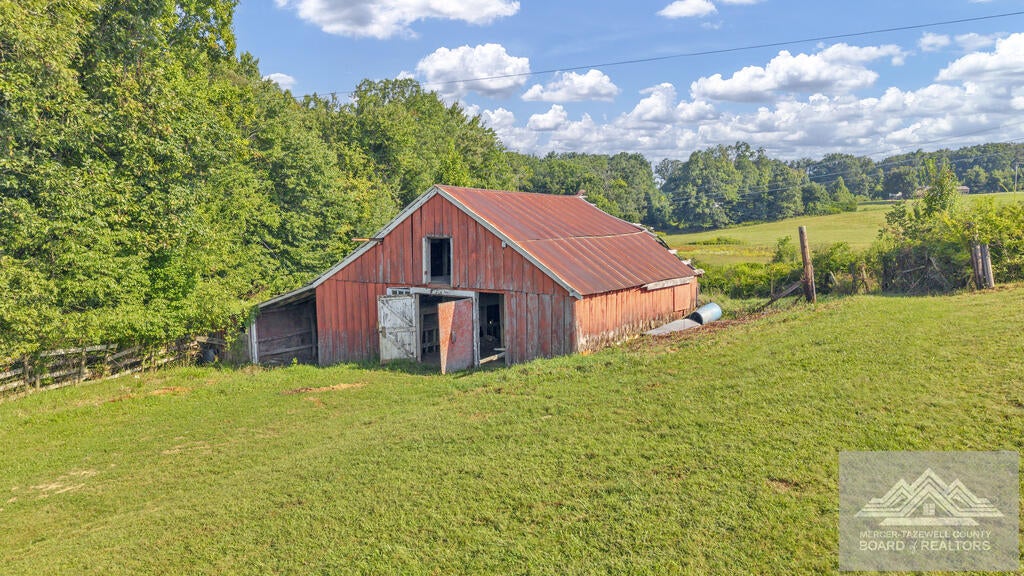 697 Broadway Road Pipestem, WV 25979 - Photo 12 of 66 Gallery Image 12