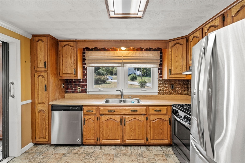 1 Staunton Road Groveland, MA 01834 - Photo 16 of 36 Gallery Image 16
