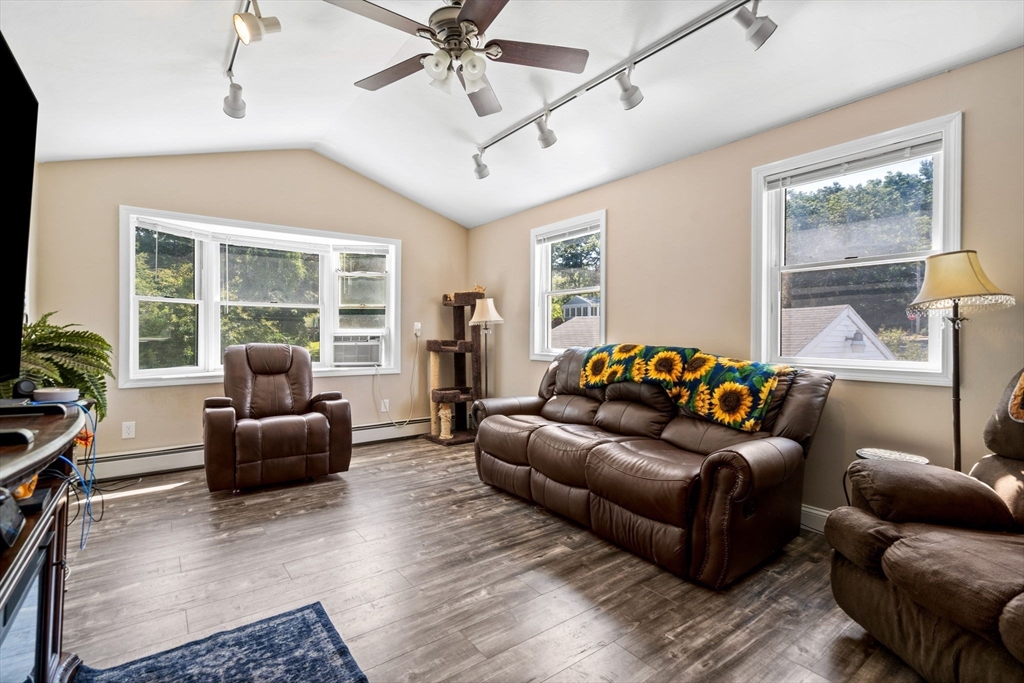 1 Staunton Road Groveland, MA 01834 - Photo 8 of 36 Gallery Image 8