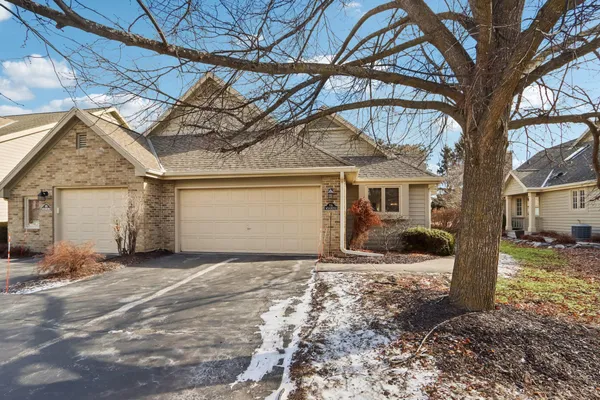 $315,000 | W240-n2192 Dorchester Drive, Unit 10A, Pewaukee, WI 53072