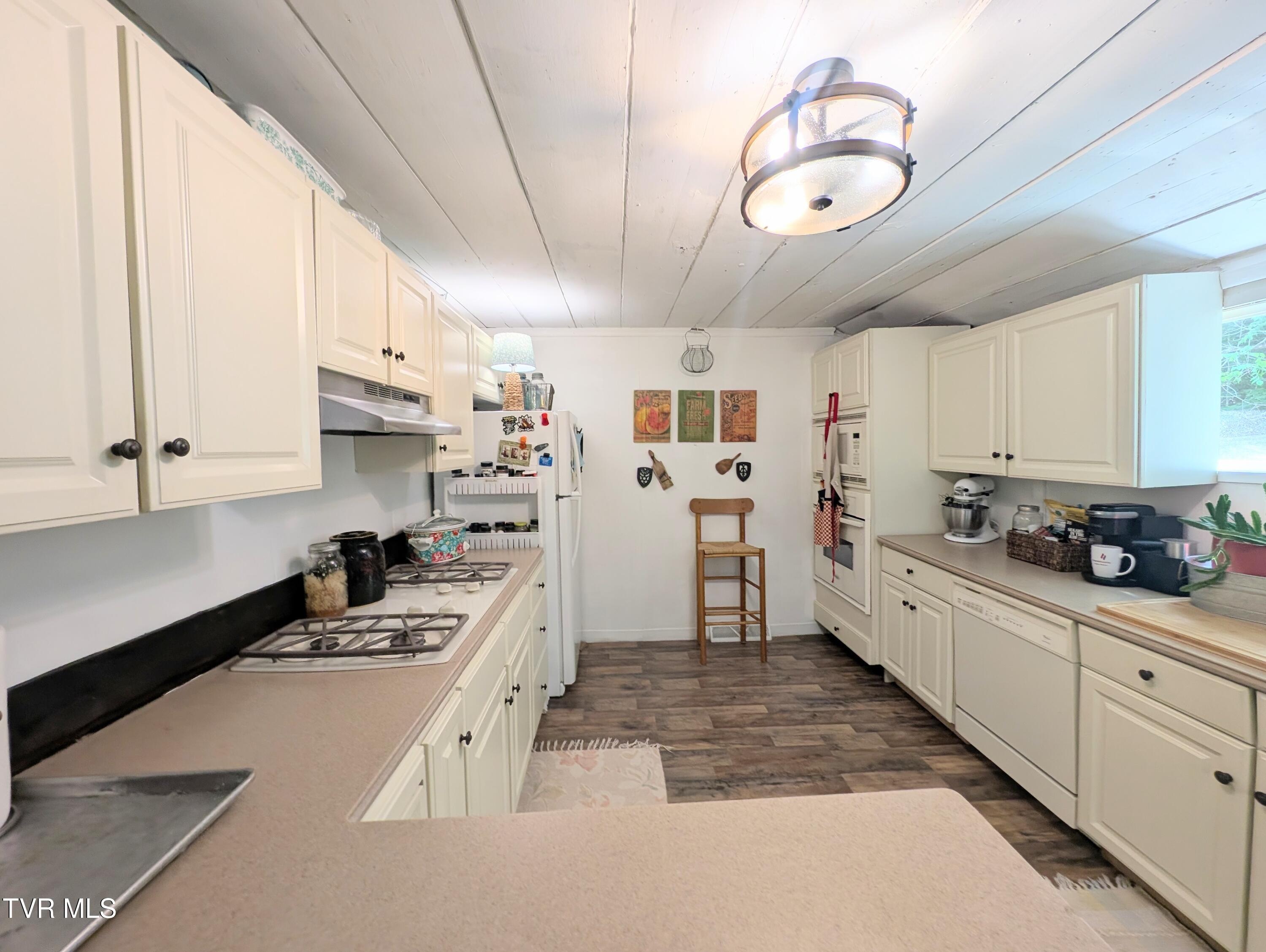 3058 Aily Road Dante, VA 24237 - Photo 34 of 54 1000022390