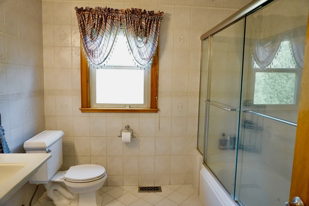 21 Chalmers Street Springfield, MA 01118 - Photo 14 of 27 Gallery Image 14