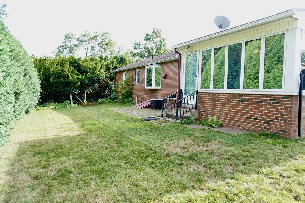 21 Chalmers Street Springfield, MA 01118 - Photo 5 of 27 Gallery Image 5
