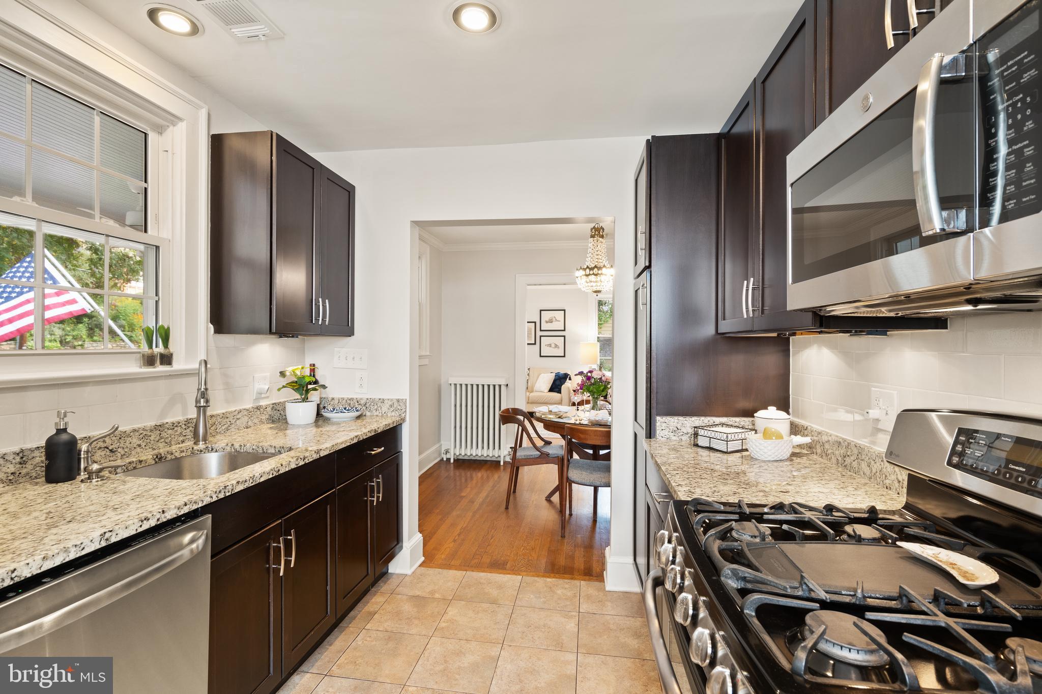 2712 South Arlington Ridge Road Arlington, VA 22206 - Photo 12 of 41 SS appliances