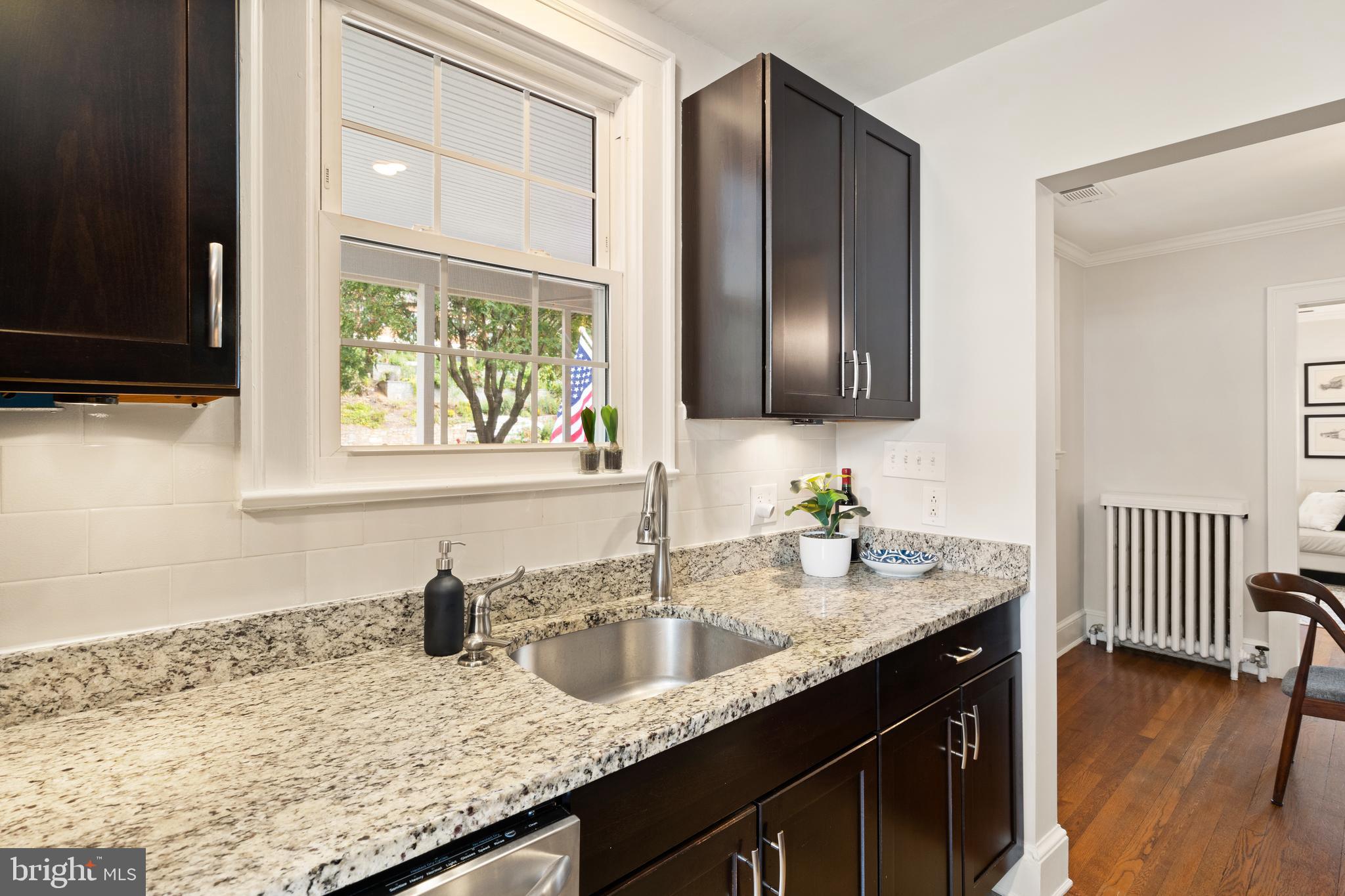 2712 South Arlington Ridge Road Arlington, VA 22206 - Photo 13 of 41 Granite countertops